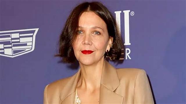 Maggie Gyllenhaal Bio, Wiki, Age, Height, Parents, Husband, Donnie Darko, and Net Worth