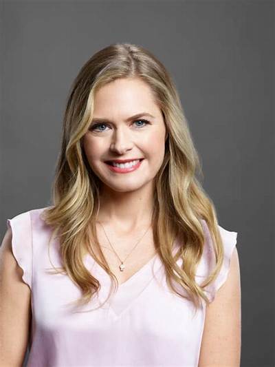Maggie Lawson’s Net Worth, Age, Height, Weight, Husband, Kids, Bio-Wiki