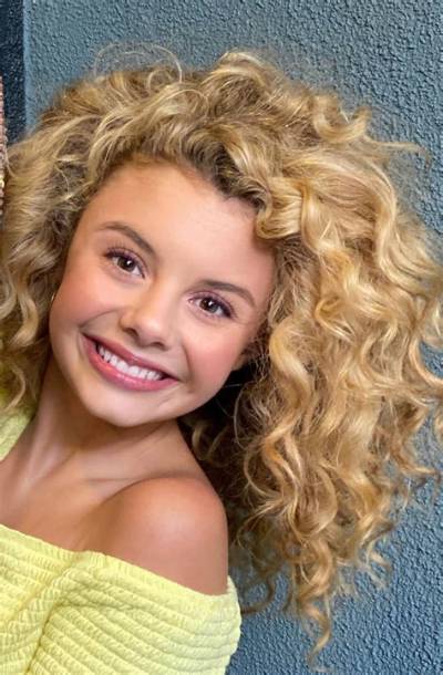 Mallory James Mahoney Height: Everything to Know About the Actress