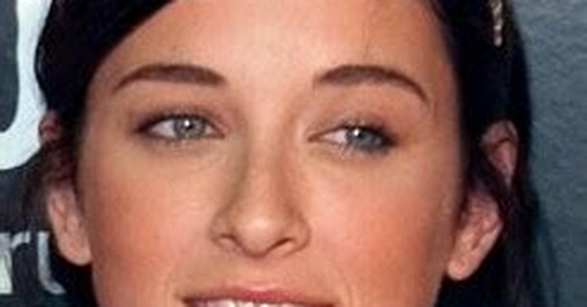 Margo Harshman: Dating, Net Worth, Tattoos, Smoking & Body Measurements