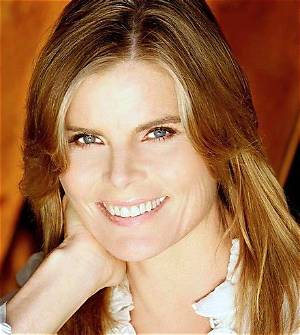 Mariel Hemingway Biography, Age, Sister, Movies, Manhattan, Books, Today