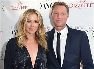 Martyn Lenoble Bio, Age, Wife, Net Worth, Tooth, Cat People, Bass, …