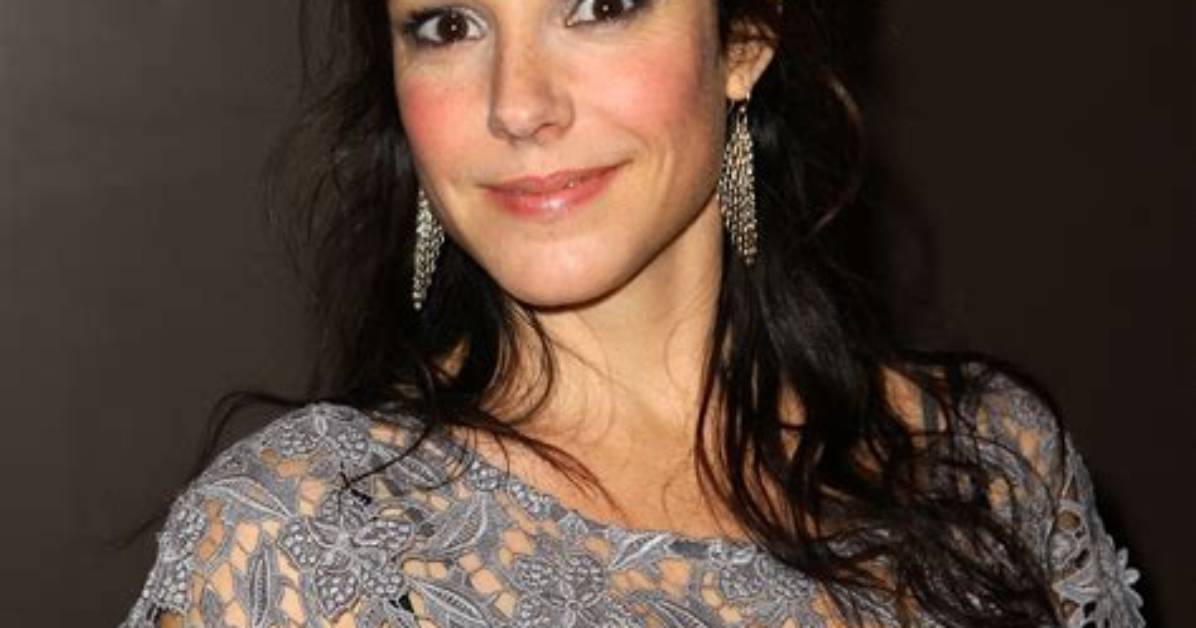 Mary-Louise Parker Height, Age, Bio, Family, Dating, Net Worth