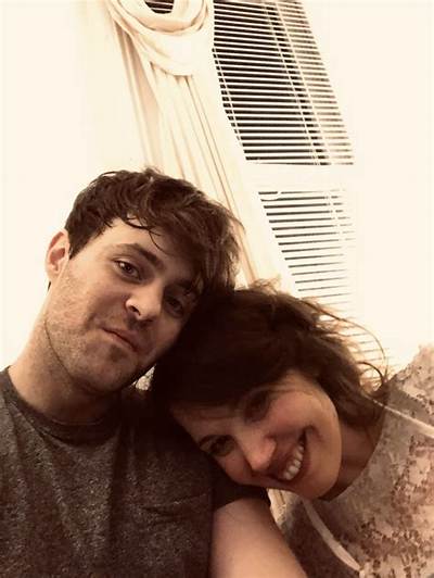 Meet Joey Batey Wife – Is He Married; His Net Worth & Family Details