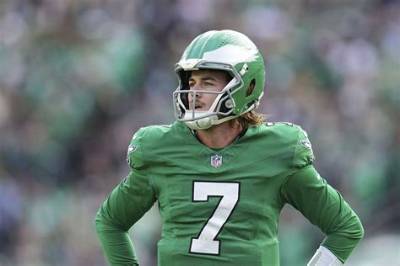 Meet Kenny Pickett Parents Ken & Kasey Pickett- Details to Know About the Young American Footballer