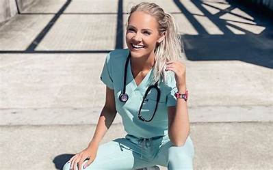 Meet the Bachelor Hailey Malles on Instagram: Age Wiki Net Worth & Job
