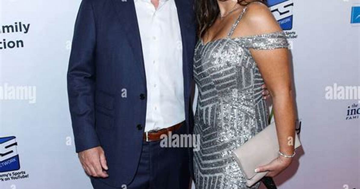Meet the Family, Coach Mick Cronin Girlfriend or Wife Christine & Daughter