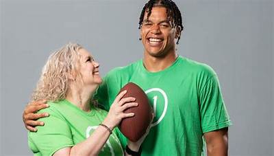 Meet Tryon Shoyinka Parents on Instagram: Learn Everything About the American Footballer