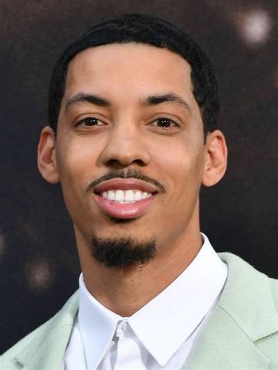 Melvin Gregg Bio, Age, Height, Weight, Career, Net Worth, Affair, Trivia, Facts, Girlfriend, Sexuality, Life, Wiki