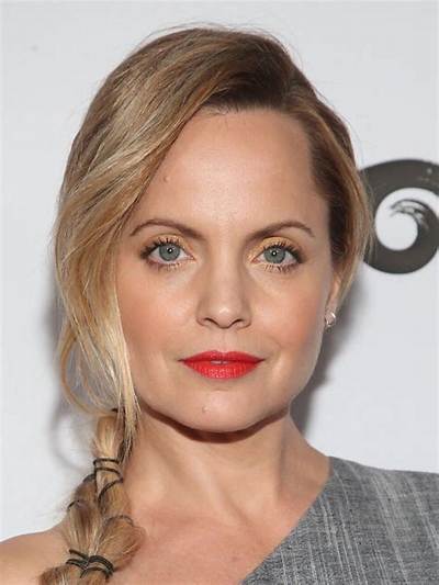 Mena Suvari’s Biography, Fact, Career, Awards, Net Worth & Life Story
