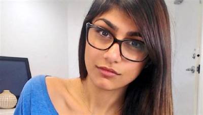 Mia Khalifa Bio, Age, Boyfriend, Net Worth, Meme Lyrics and Aladdin Trailer