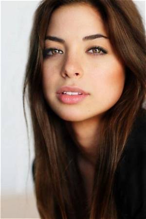 Mia Mantegna Wiki, Age, Biography, Height, Nationality, Parents, Instagram