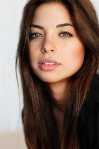 Mia Mantegna Wiki, Age, Biography, Height, Nationality, Parents, Instagram