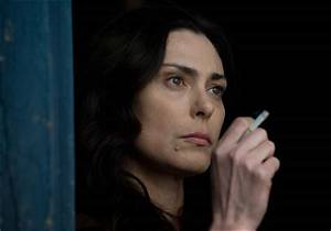 Michelle Forbes: Dating, Net Worth, Tattoos, Smoking & Body Measurements