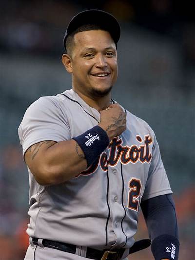 Miguel Cabrera Height, Weight, Net Worth, Age, Birthday, Wikipedia, Who, Nationality, Biography