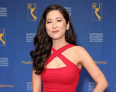 Mina Kimes Biography; Net Worth, Age, Parents, Height, Podcast, Tattoo and Husband
