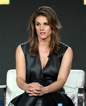 Missy Peregrym Bio, Wiki, Age, Height, Family, Husband, Children, Fbi, Movies and Net Worth