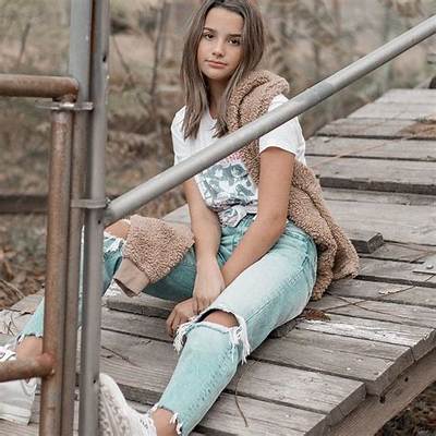 Murky Meg (Youtuber) Wiki, Bio, Age, Height, Weight, Measurements, Boyfriend, Net Worth, Career, Facts