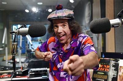 Nardwuar the Human Serviette Biography; Net Worth, Age, Height, Stroke and Best Interviews