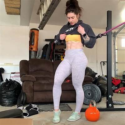 Natasha Aughey Wiki, Bio, Age, Height, Weight, Measurements, Boyfriend, Net Worth, Career, Facts
