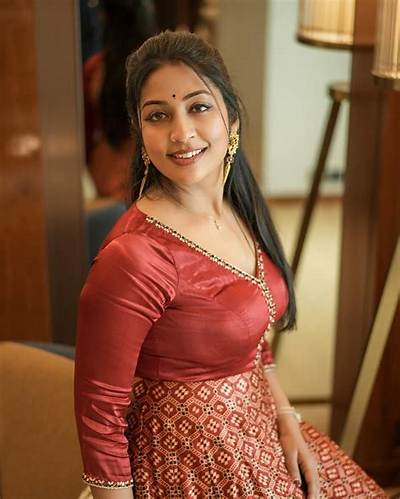 Navya Nair Height, Weight, Net Worth, Age, Birthday, Wikipedia, Who, Instagram, Biography