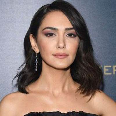 Nazanin Boniadi: Boyfriend, Net Worth, Tattoos, Smoking & Body Measurements