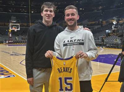 Nba: Does Austin Reaves Have Sister? Brother and Family