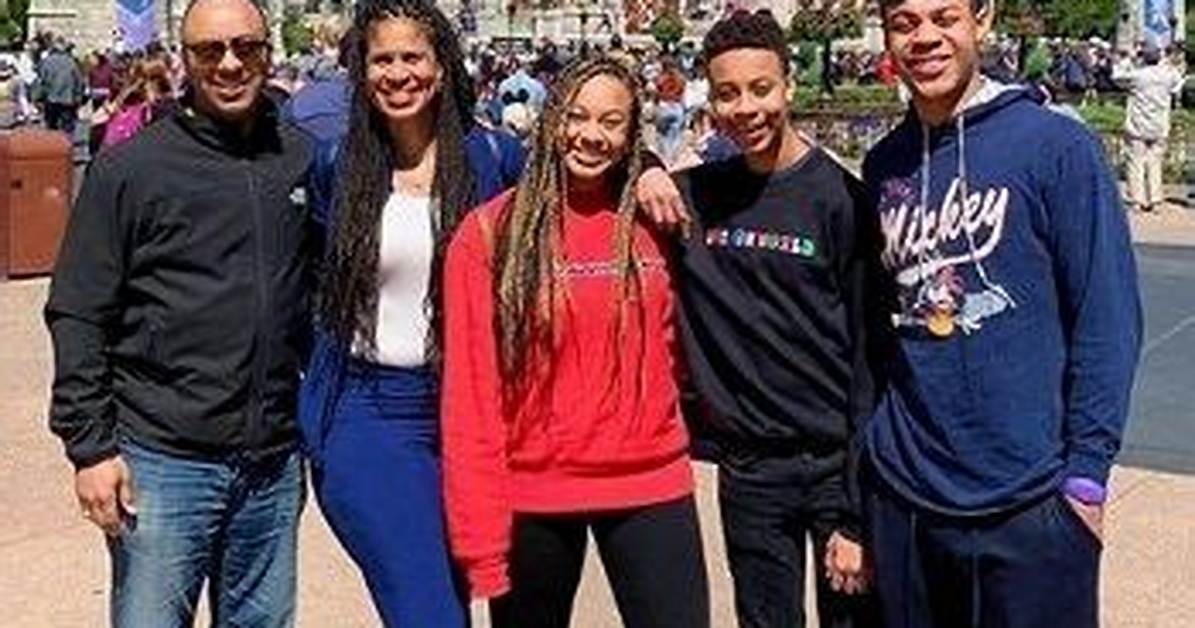 Nia Sioux Parents Are Holly Frazier and Evan Frazier