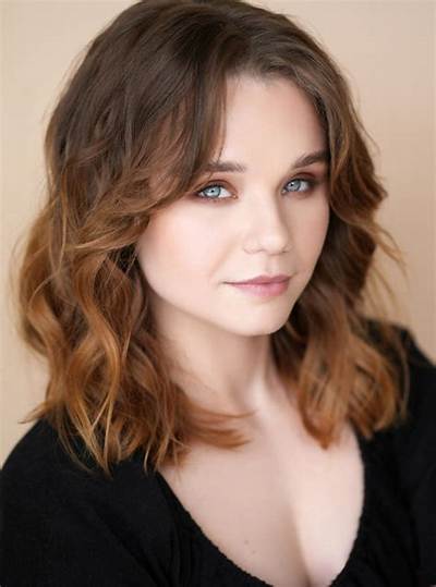 Niamh Wilson Bio, Wiki, Husband, Degrassi, Movies, Saw, and Net Worth