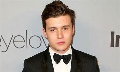 Nick Robinson- Age, Girlfriend, Height, Net Worth, Nationality