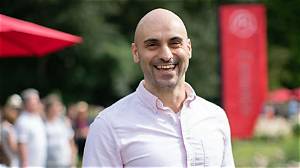 No, Antiques Roadshow Host Serhat Ahmet Is Not Gay -Everything to Know