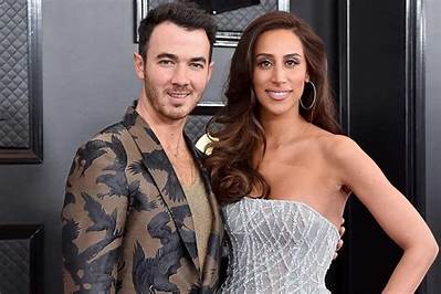 No, Kevin Jonas’ Wife Danielle Jonas Is Not Mute or Deaf- Although, She Lost Her Voice Temporarily