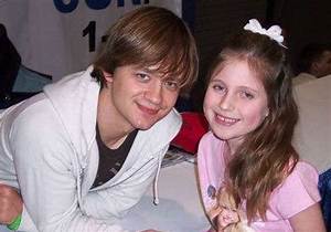 Noah Earles Bio, Wiki, Age, Height, Parents, Siblings, Boyfriend, and Net Worth.