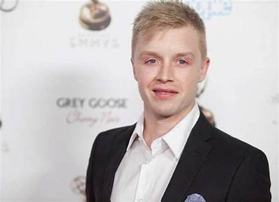 Noel Fisher [Detail] Wiki, Biography, Age, Height, Net Worth, Family, Girlfriend