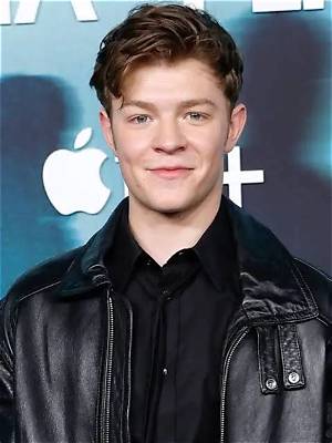 Oakes Fegley Bio, Age, Height, Parents, Girlfriend, Pete’s Dragon, Net Worth, Movies and Tv Shows