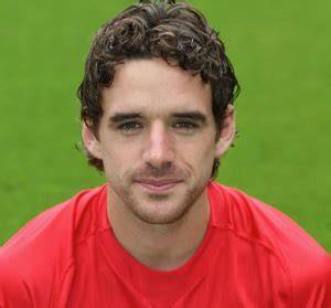 Owen Hargreaves Bio, Wiki, Age, Height, Wife, Family, Injury, Man United and Net Worth