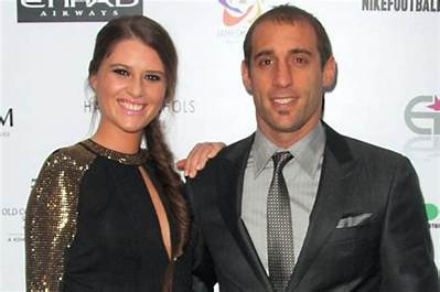 Pablo Zabaleta: Wife, Net Worth, Tattoos, Smoking & Body Facts