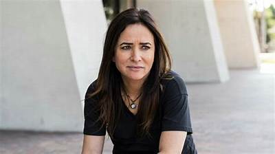 Pamela Adlon: Single, Net Worth, Tattoos, Smoking & Body Measurements