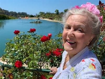 Patricia Bragg Age, Height, Books, Education, Family