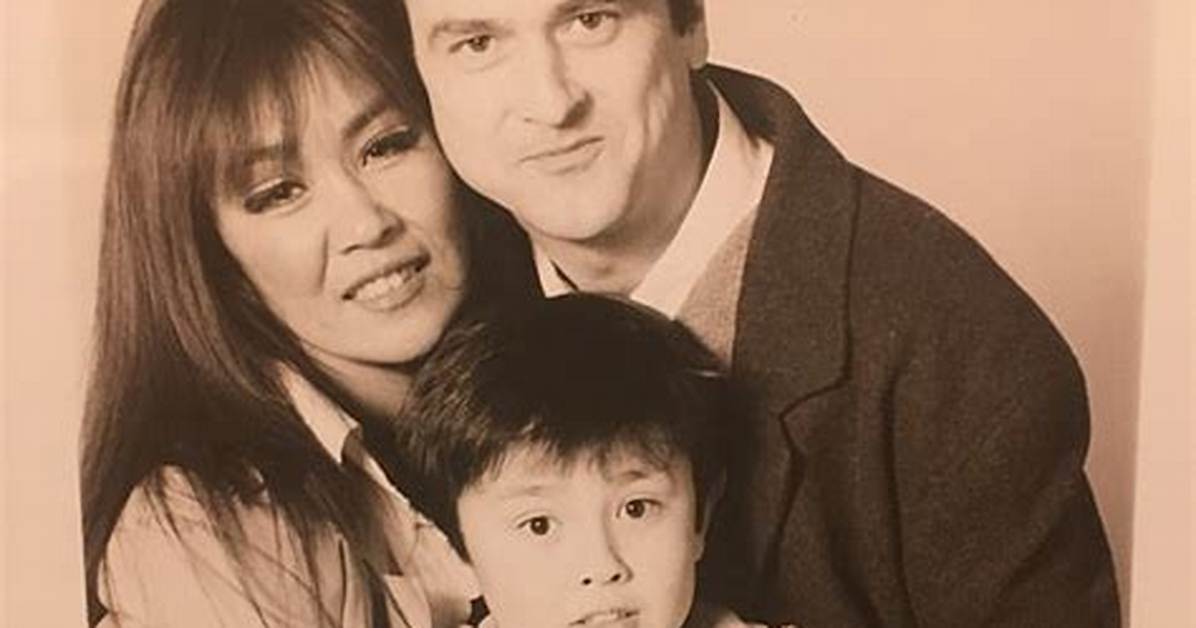 Peko Keiko: Everything on Les Mckeown Wife and Family