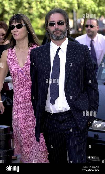 Peter Buck First Wife: Who Was Barrie Greene?
