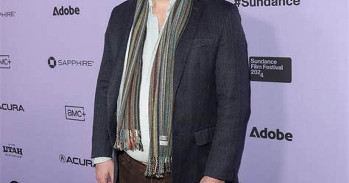 Peter Cambor Ncis, Biography, Age, Parents, Wife, Gay, Suits, and Height