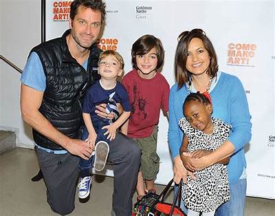 Peter Hermann Bio, Wiki, Age, Height, Wife, Family, Law and Order Svu, Movies, and Net Worth.