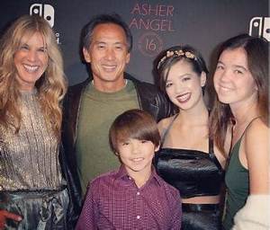 Peyton Elizabeth Lee Parents and Two Siblings Are Her Loving Family Members