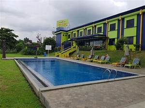 Primebiz Hotel Karawang, Cikampek, Indonesia