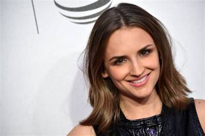Rachael Leigh Cook Net Worth, Age, Movies, Young, Instagram, Ethnicity