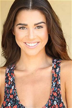 Rachel Brann Wikipedia, Age, Height, Boyfriend, Family, Instagram
