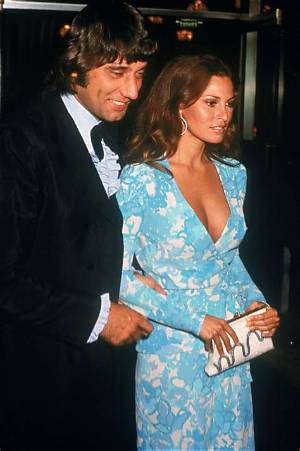 Raquel Welch Relationships: Did Joe Namath Go out with Raquel Welch?