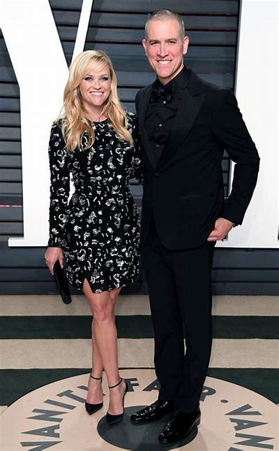 Reese Witherspoon: Husband, Net Worth, Tattoos, Smoking & Body Measurements