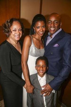 Renee Elise Goldsberry Parents: Who Is Betty Sanders?
